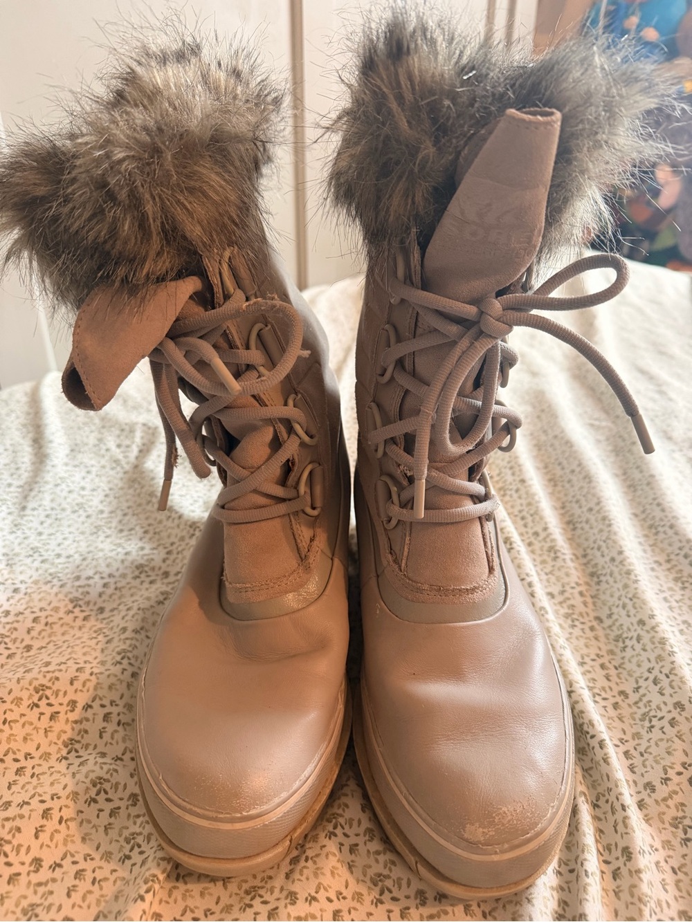 Sorel Women's Taupe Lace-Up Winter Boots with Faux-Fur Cuff
